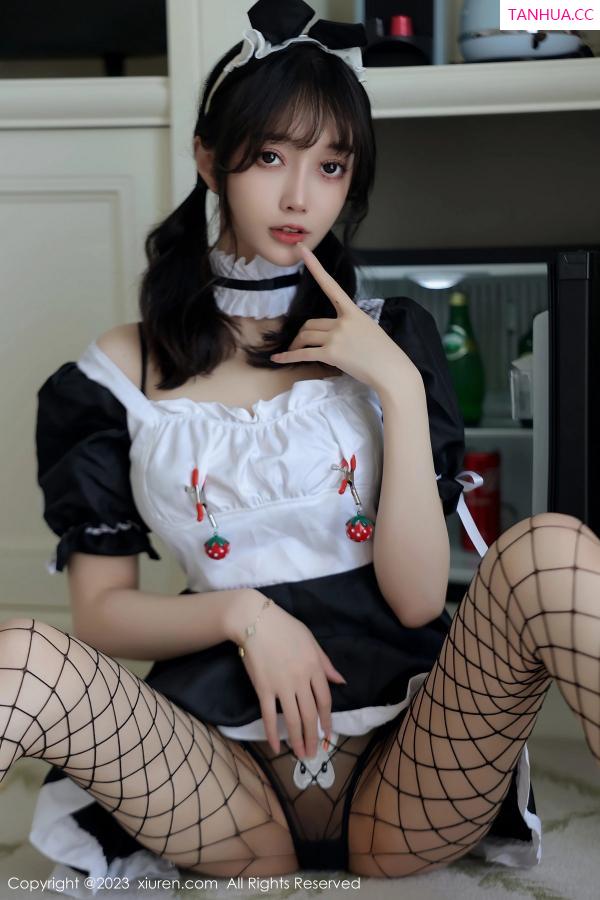 玥儿玥  [XiuRen]高清写真图 2023.08.11 No.7217 玥儿玥er 女仆服美腿第19张图片